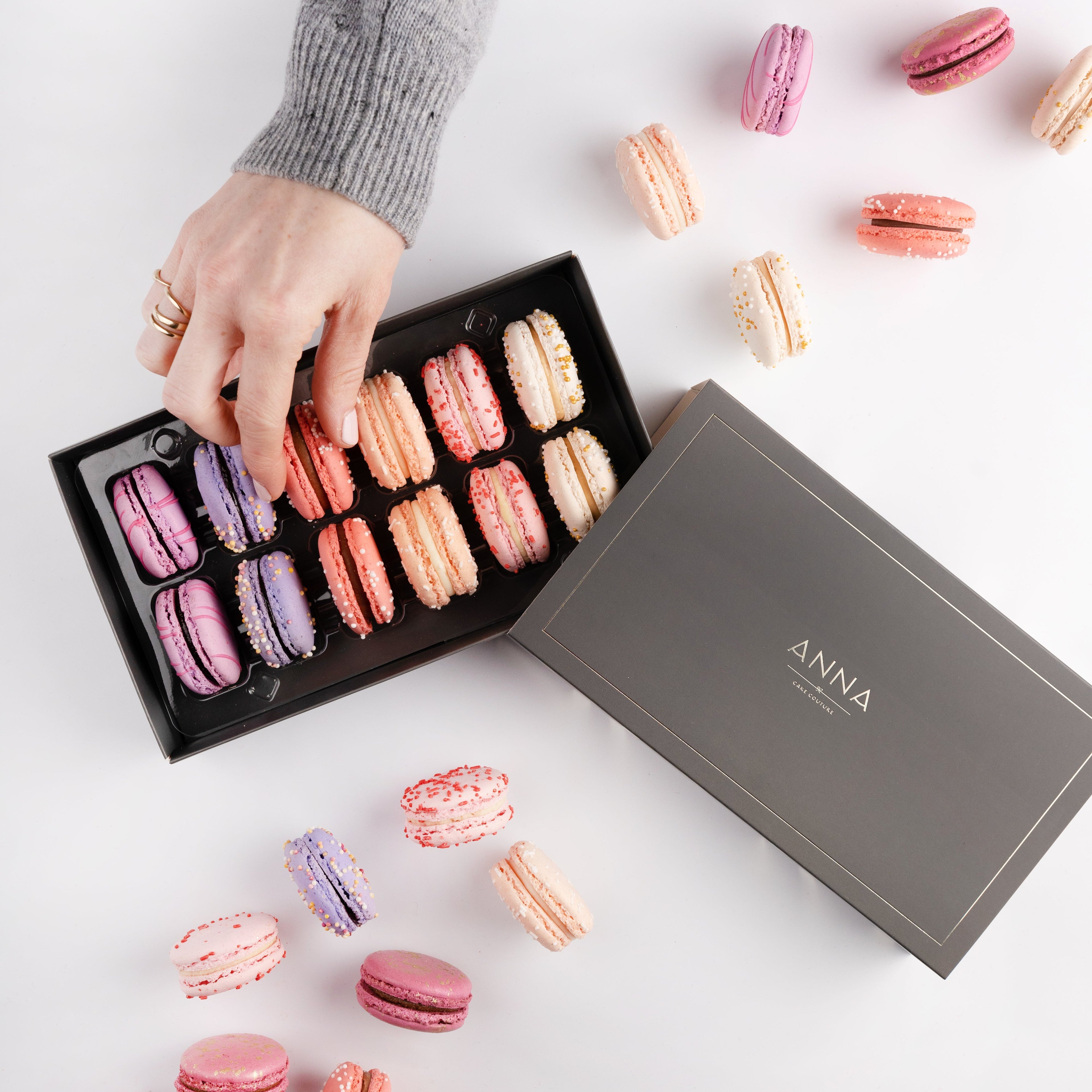 Spring Favourites | 12 Piece Macaron Box