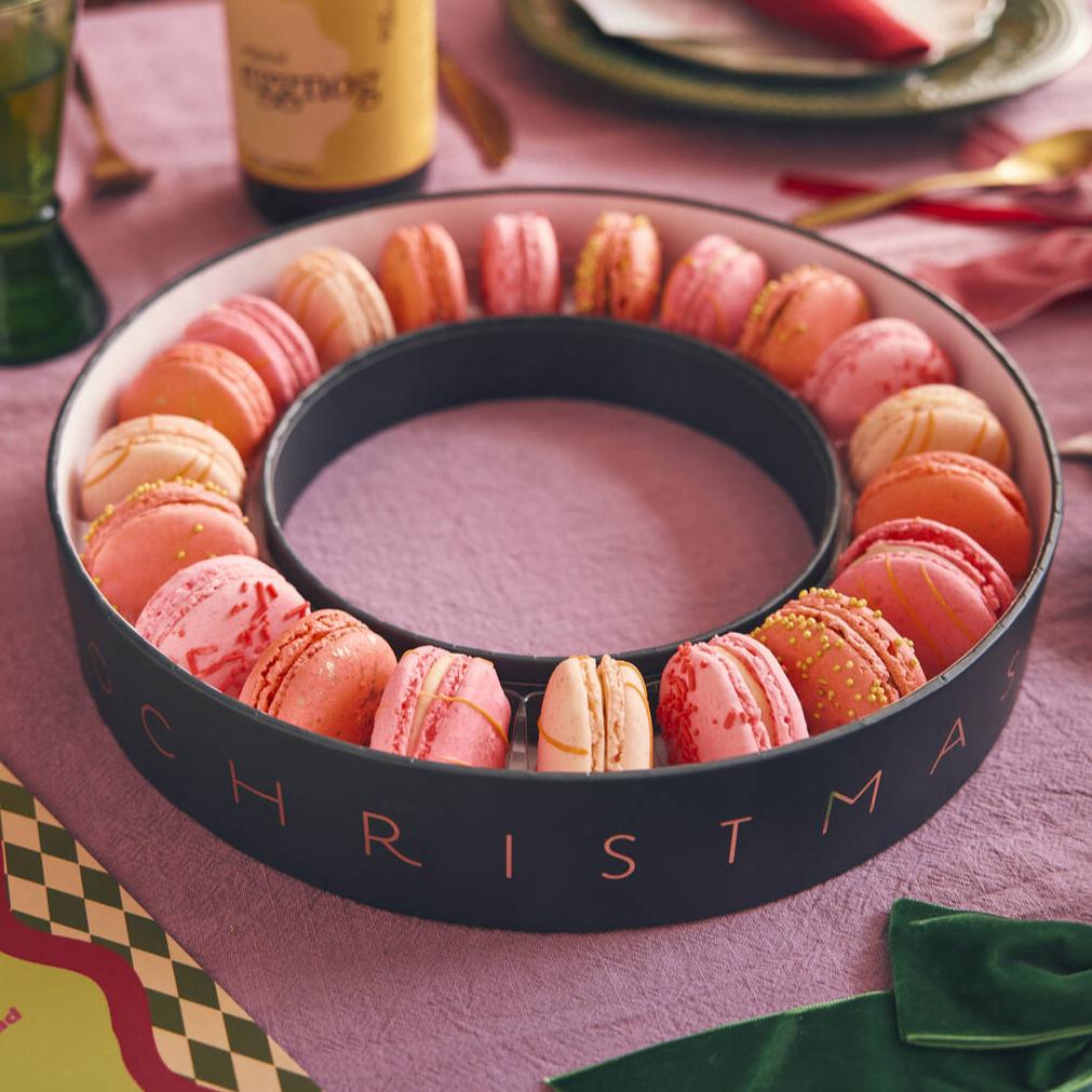 Cosy Collection Christmas Wreath Macaron Box