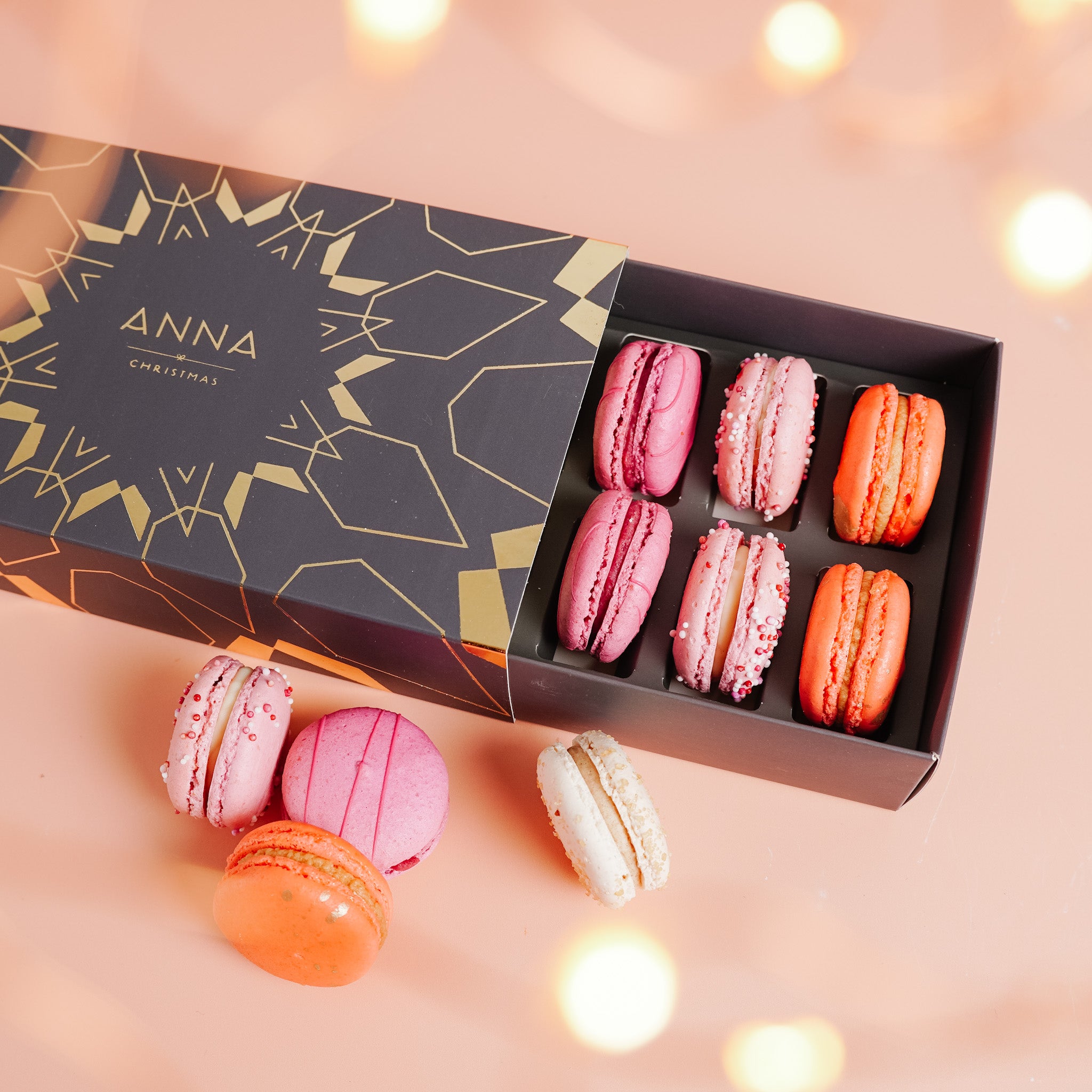 Cosy Collection 12-piece Christmas Macaron Box
