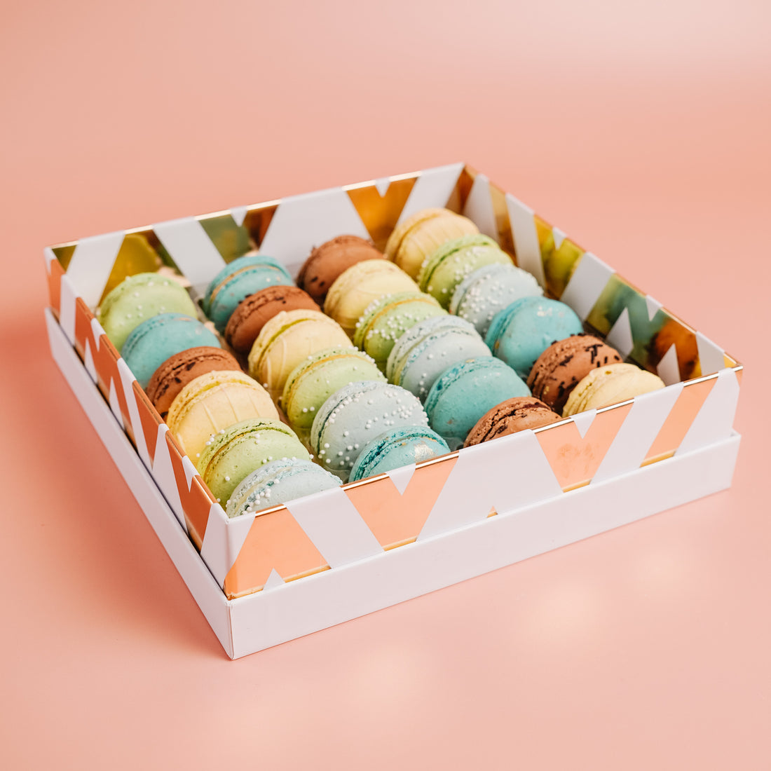 24-piece Comfort Macaron Gift Box