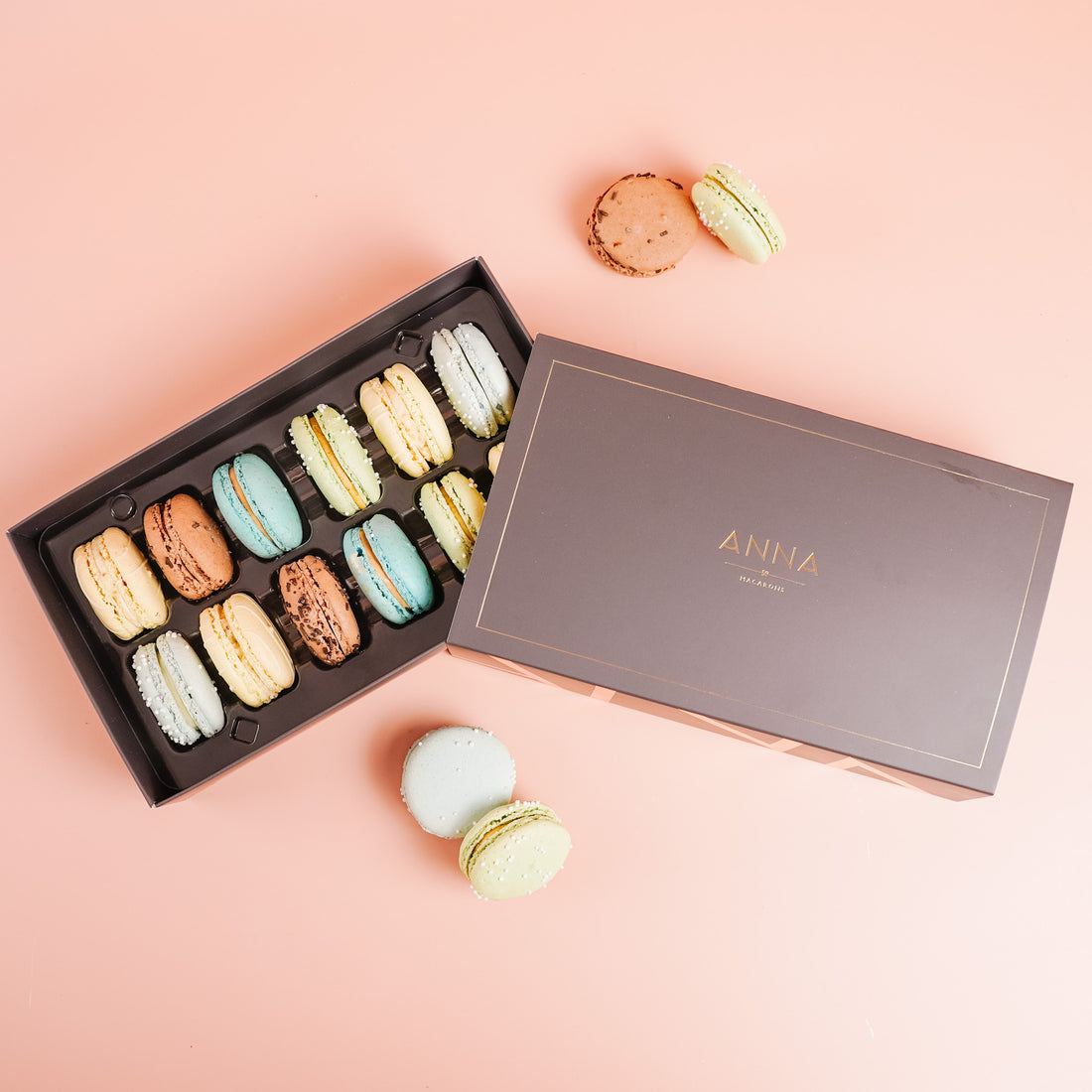12-piece Comfort Macaron Box