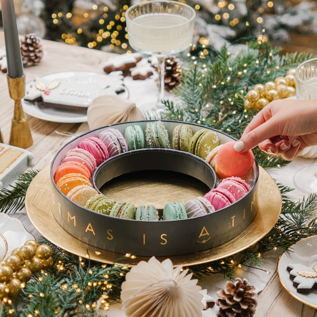 Build your own Christmas Wreath Macaron Box