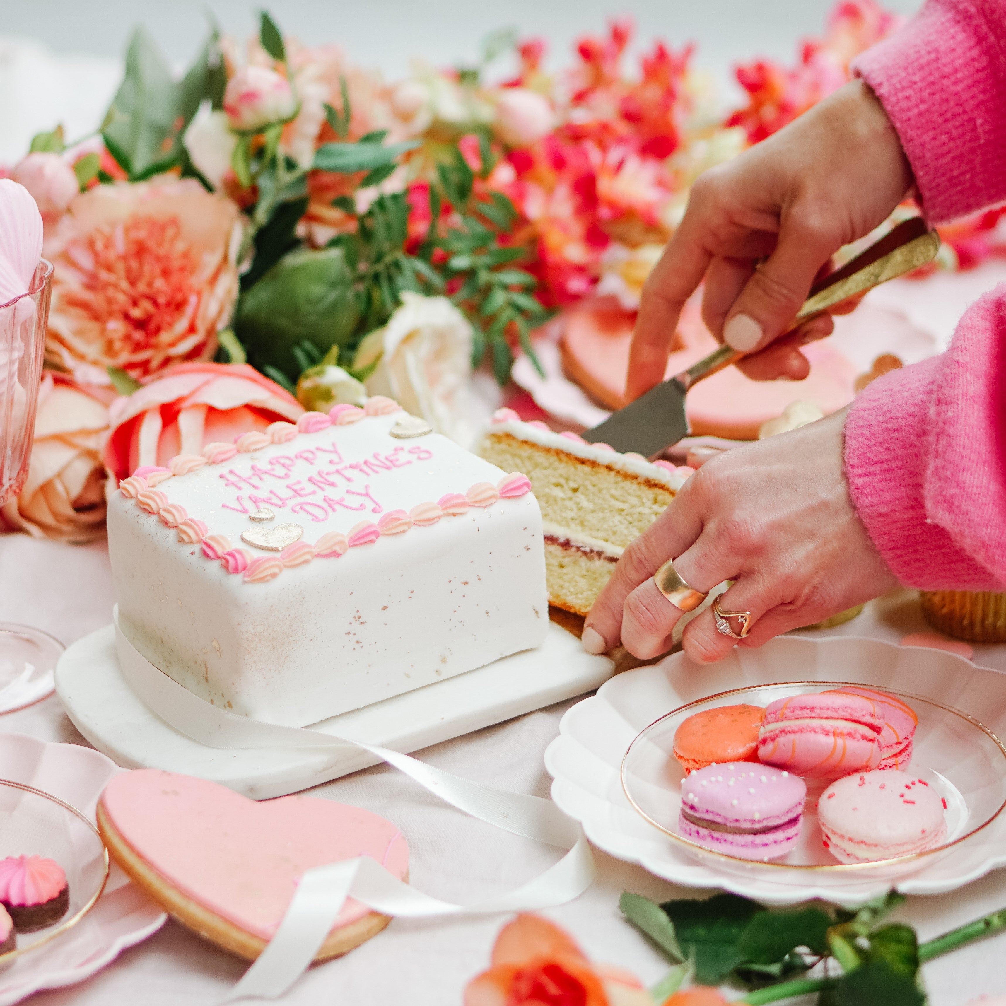 Love-in-a-Box Valentine's Day Cake – ANNA Cake Couture